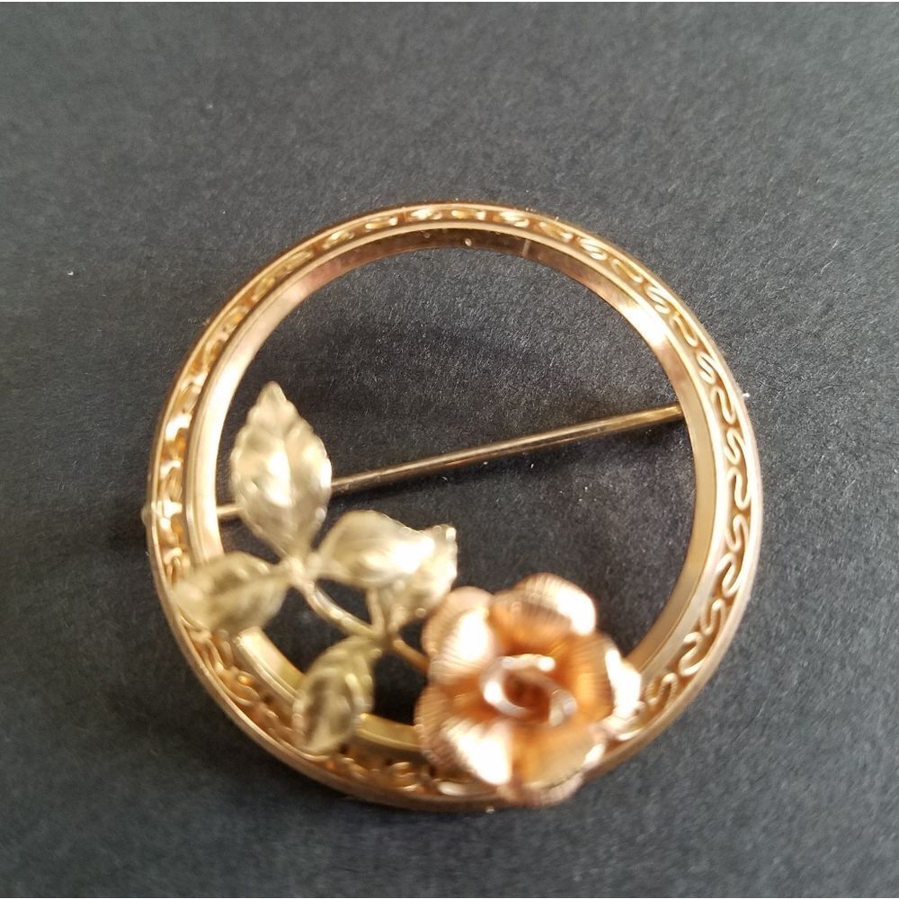 Vintage Signed Krementz Tri Color 12k Gold Filled Rose Wreath Brooch Pin - Picture 4 of 4
